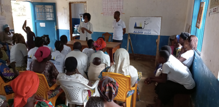 Sensibilisation ALDIV à Cikumbo sur la prévention des maladies hydriques, famille bénéficiaire